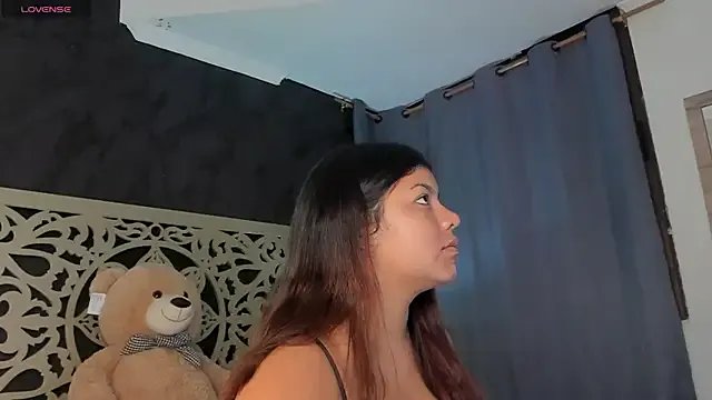 Freechat Amyblack__ on StripChat