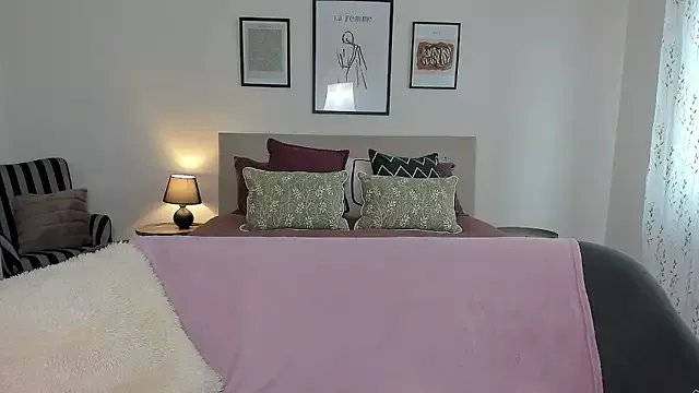 Freechat AryaSummersReal on StripChat