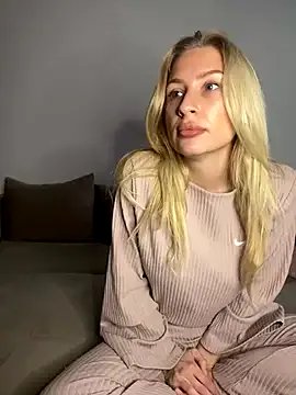 Freechat belle98 on StripChat