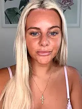 Group BendyBarbie on StripChat