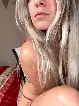 Freechat carlaaa on StripChat