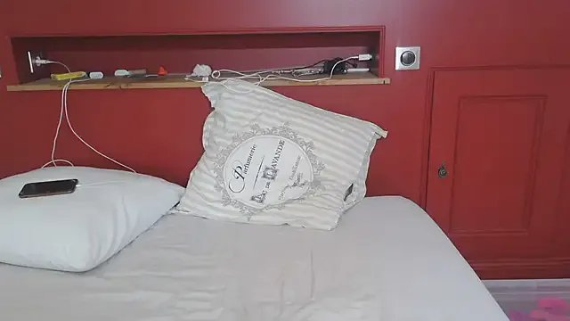 Freechat carlaaa on StripChat