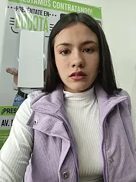 Freechat CHARLOTTE__05 on StripChat