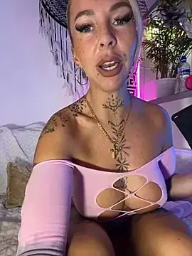 Freechat CheekyChels on StripChat