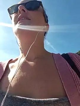 Private cumtomama on StripChat