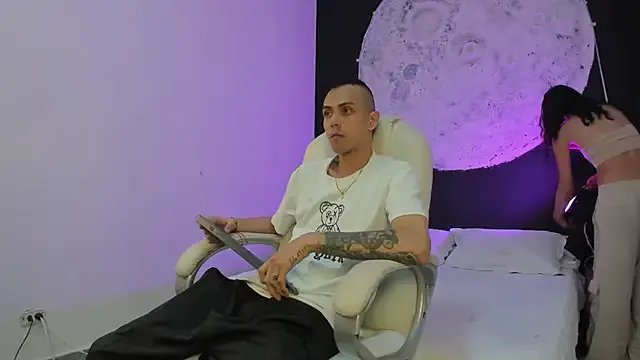 Freechat DerryAndIzzy on StripChat