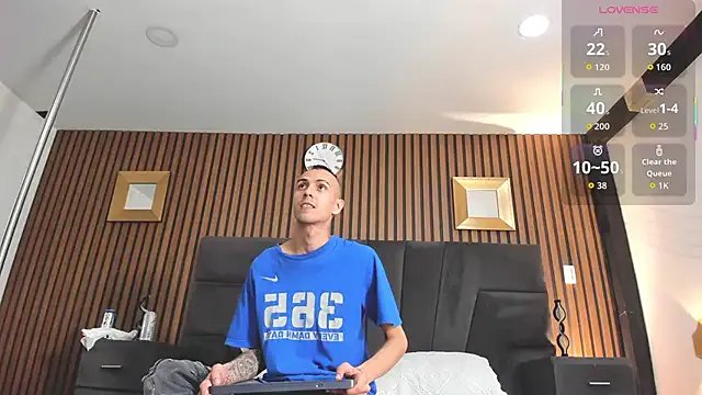 Freechat DerryAndIzzy on StripChat