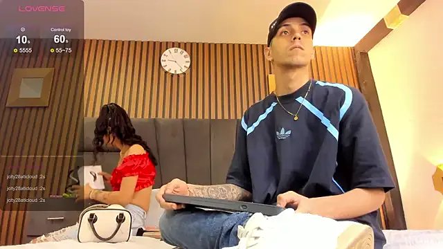 Freechat DerryAndIzzy on StripChat