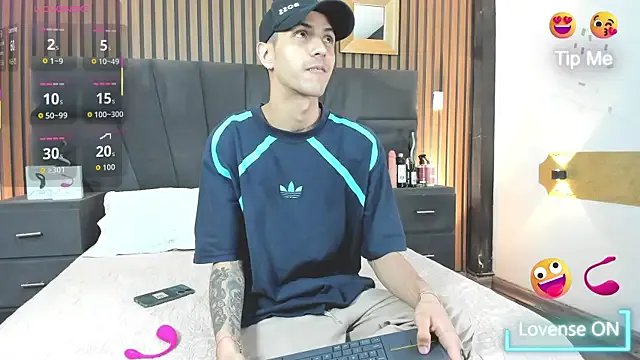 Freechat DerryAndIzzy on StripChat