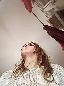 Freechat Dettybitch40 on StripChat