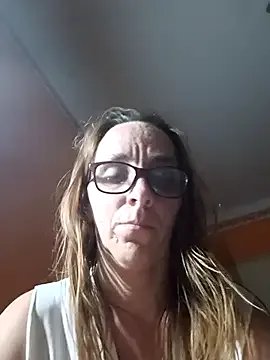 Freechat Dettybitch40 on StripChat