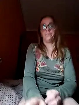 Freechat Dettybitch40 on StripChat