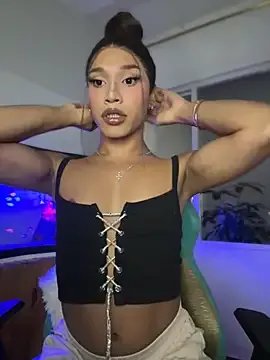 Freechat Emaa- on StripChat