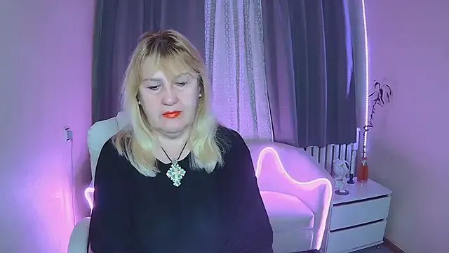 Freechat EmmaEllison on StripChat