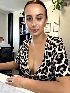 Hii_Lolla on StripChat 