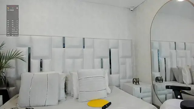 Freechat imkrystall on StripChat