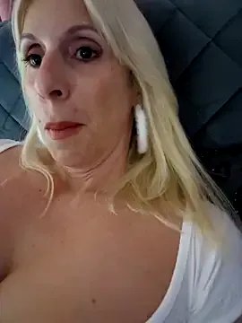 Freechat Ina_HotX on StripChat