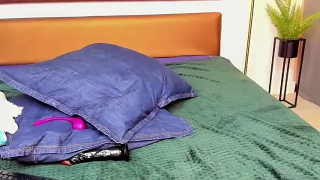 Group KatniseBabe on StripChat