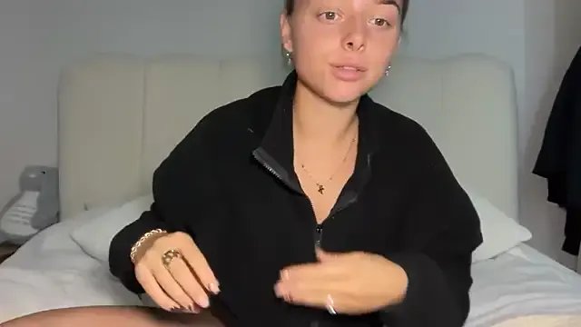 Freechat KayleeBella on StripChat