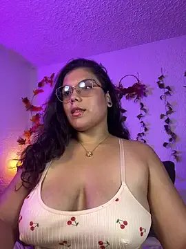 Freechat kittylu__ on StripChat