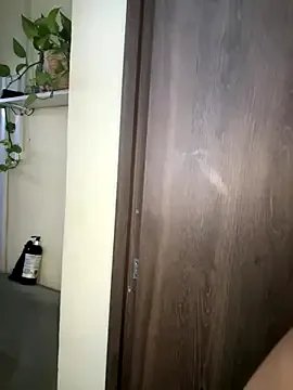 Freechat laemmarouse on StripChat