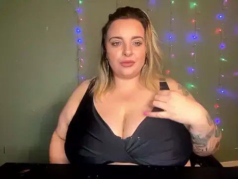 Freechat lairarose on StripChat