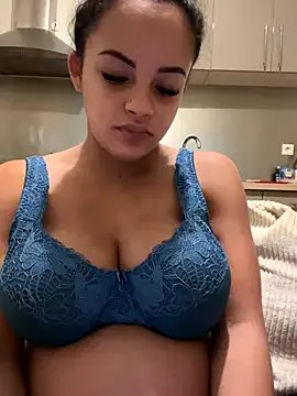 Freechat Lalionne58 on StripChat