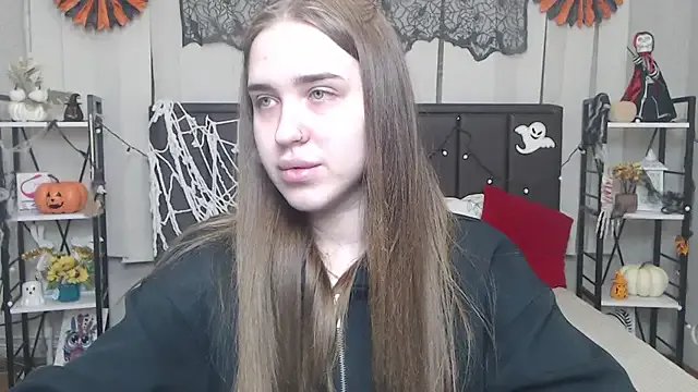 Freechat LauraHlot on StripChat