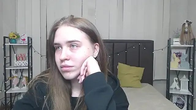 Freechat LauraHlot on StripChat