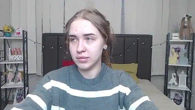 Freechat LauraHlot on StripChat