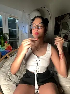 Freechat Lauyako_974 on StripChat