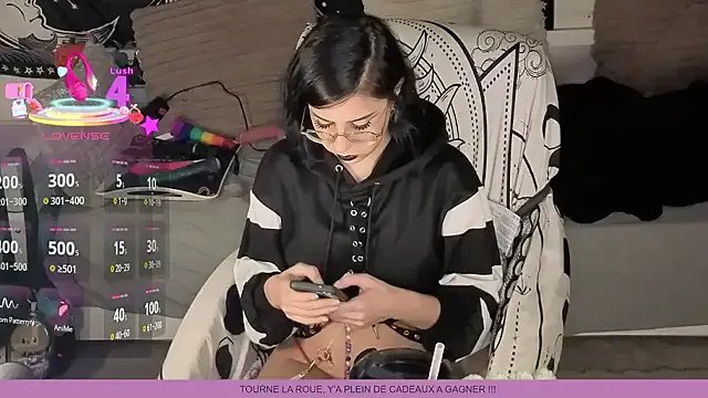 Freechat LisandreLaVenale on StripChat