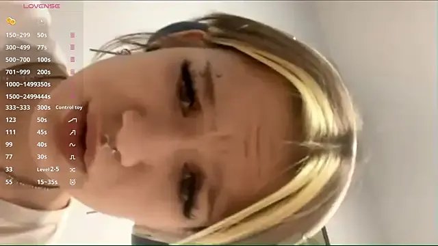 Freechat LorRebak on StripChat