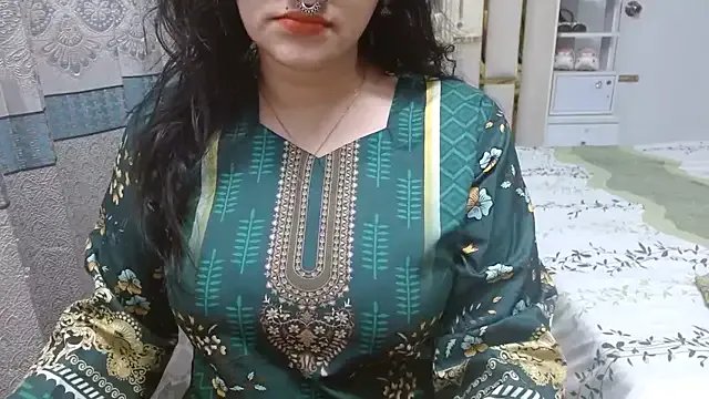 Freechat Lovelywife786 on StripChat