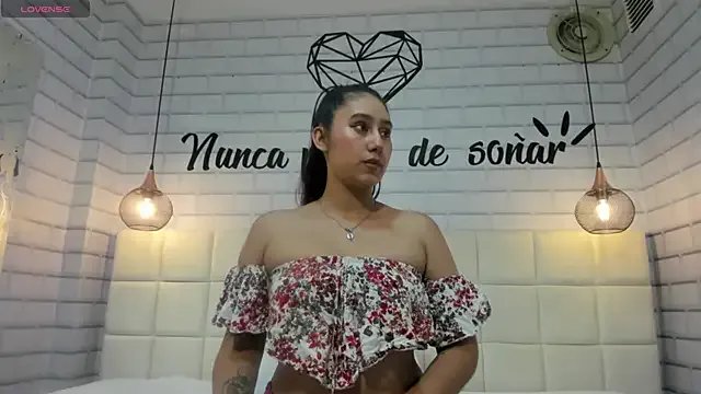 Freechat maddyslut_ on StripChat