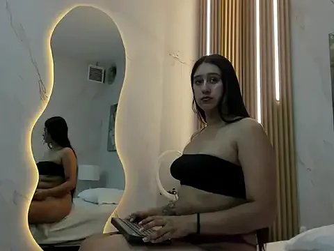 Freechat maddyslut_ on StripChat