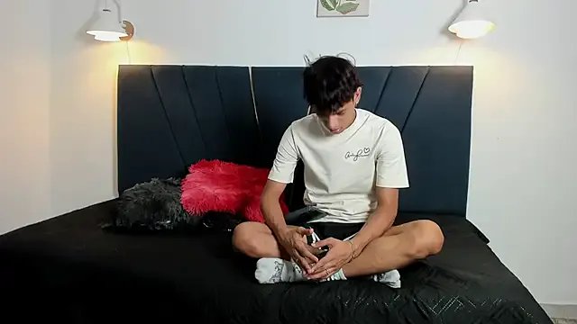 Freechat maicol_cum23 on StripChat