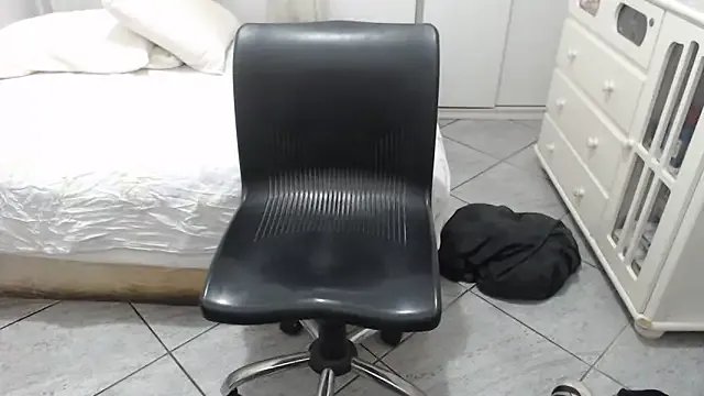 Freechat MysterBearMG on StripChat