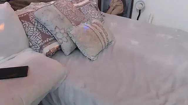 Freechat mysterymel on StripChat