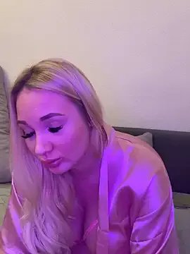 Freechat NellyExtraa on StripChat