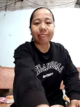 Freechat Queen-18200 on StripChat