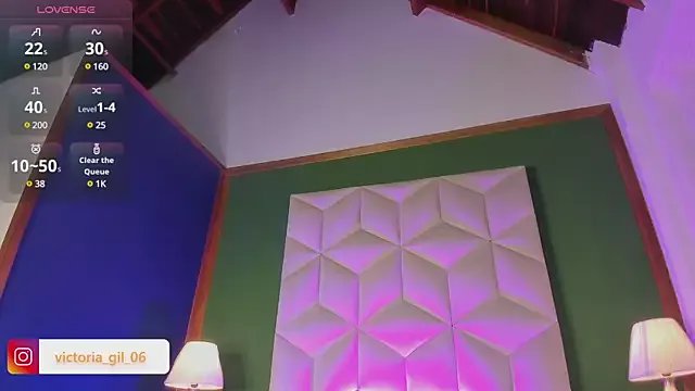 Freechat queen__violet on StripChat