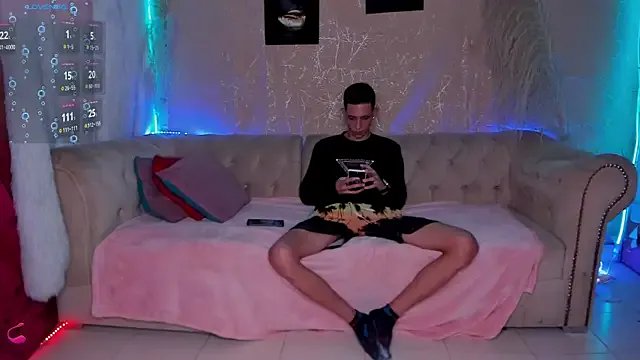 Freechat Shyfantasies on StripChat