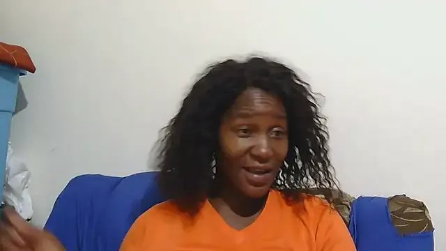 Freechat sluttylaura21 on StripChat