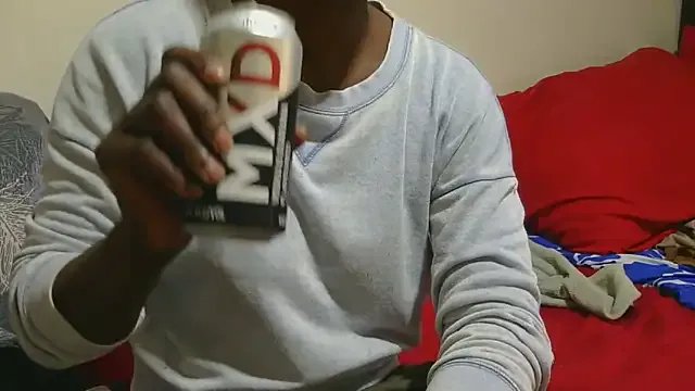 Freechat sluttylaura21 on StripChat