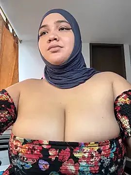 Freechat sweetmuslim01 on StripChat