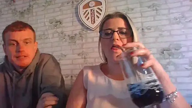 Freechat SweetXCandyX on StripChat