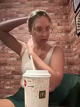 Freechat The_Snowwhitee on StripChat