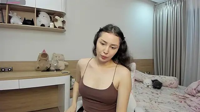 Freechat TongueLinn on StripChat