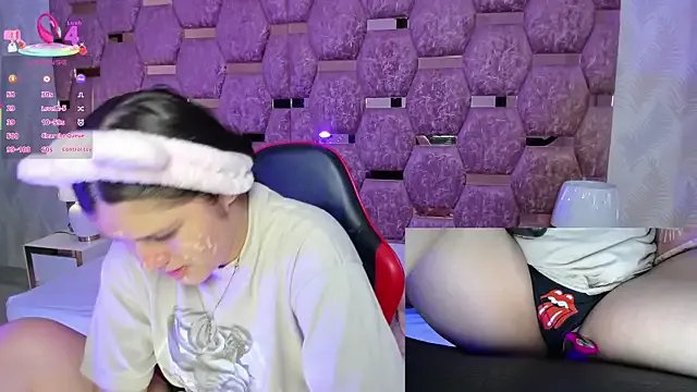 Freechat Trianna__ on StripChat